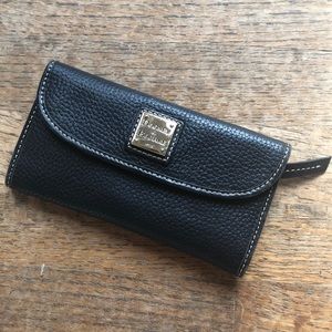 Black Dooney & Bourke Wallet, lightly used.